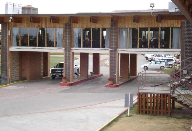 فندق Super 8 By Wyndham Newcastle