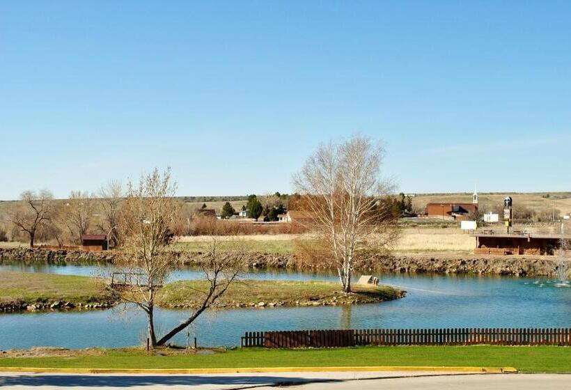 فندق Super 8 By Wyndham Newcastle