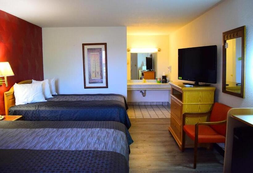 فندق Super 8 By Wyndham Newcastle