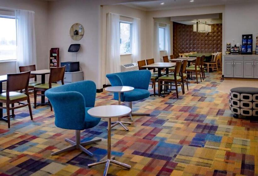 فندق SureStay Plus by Best Western Minot