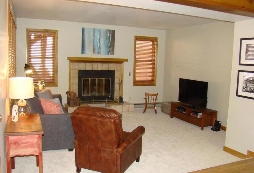 酒店 The Ferringway Resort Condominiums