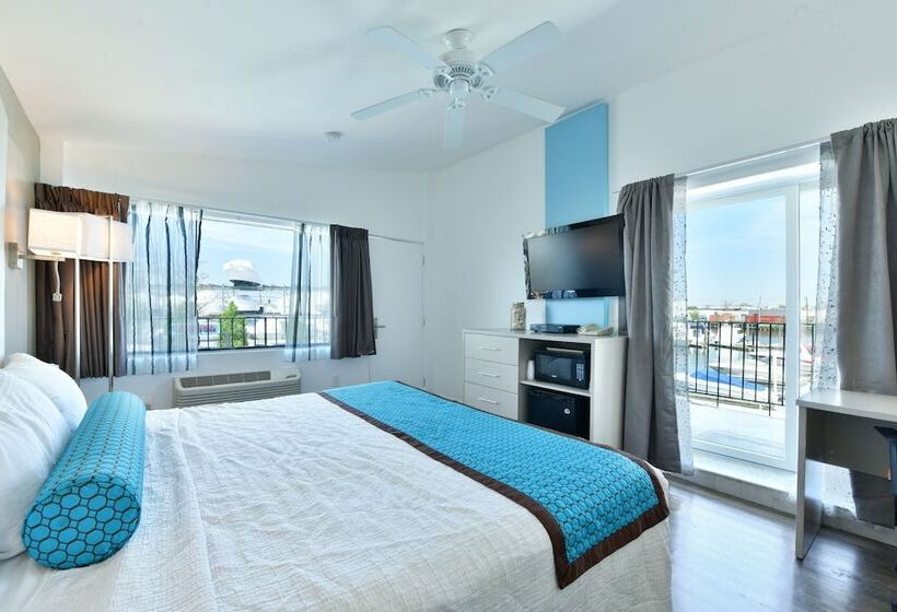 בית מלון כפרי The Freeport Inn And Marina