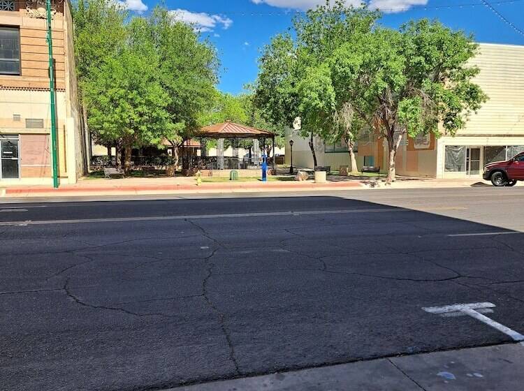 בית מלון כפרי The Gadsden