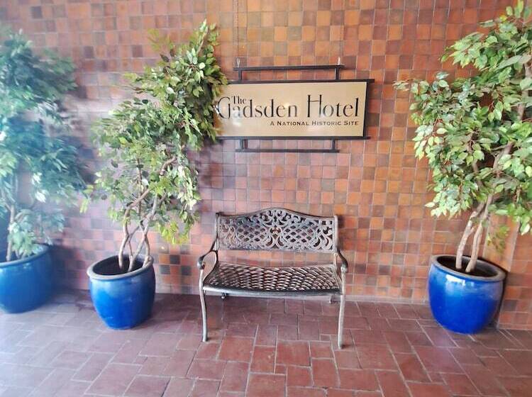 בית מלון כפרי The Gadsden