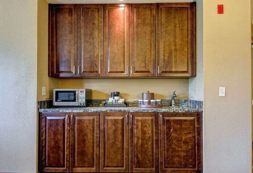 The Golden Hotel, Ascend Hotel Collection