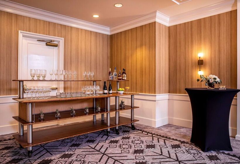 ホテル The Royal Sonesta Portland Downtown