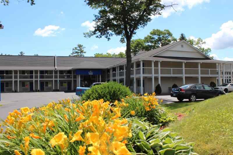 فندق Travelodge By Wyndham Traverse City Mi