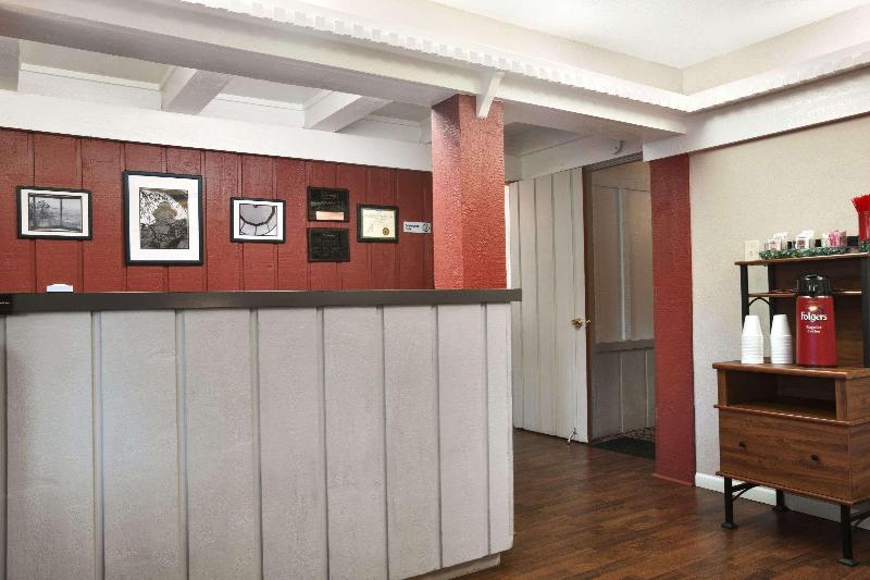 فندق Travelodge By Wyndham Traverse City Mi