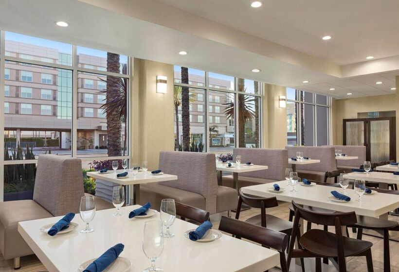 ホテル Wyndham Anaheim