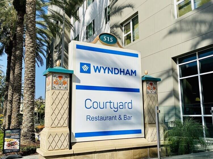 ホテル Wyndham Anaheim