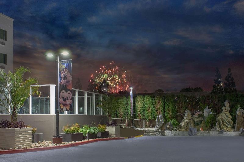 ホテル Wyndham Anaheim