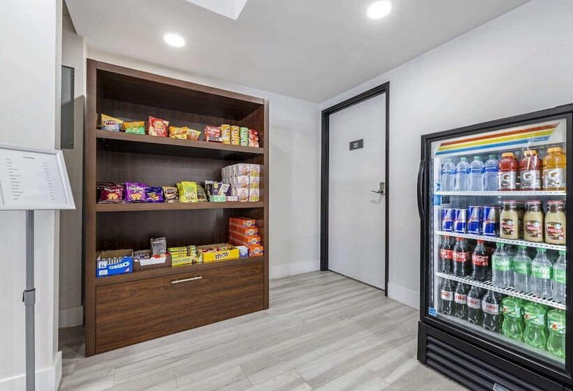 هتل Comfort Inn Sea World Area