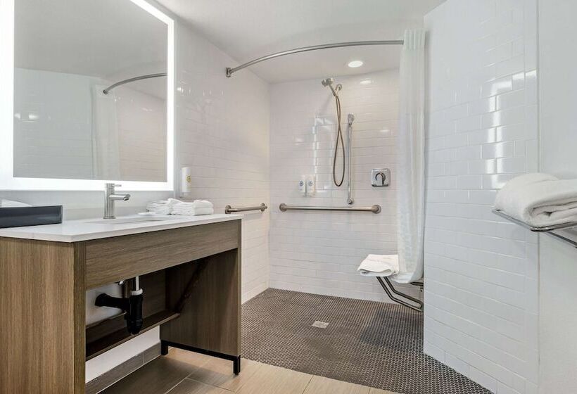 هتل Comfort Inn Sea World Area