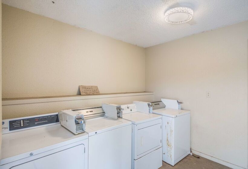 モーテル Americas Best Value Inn Giddings