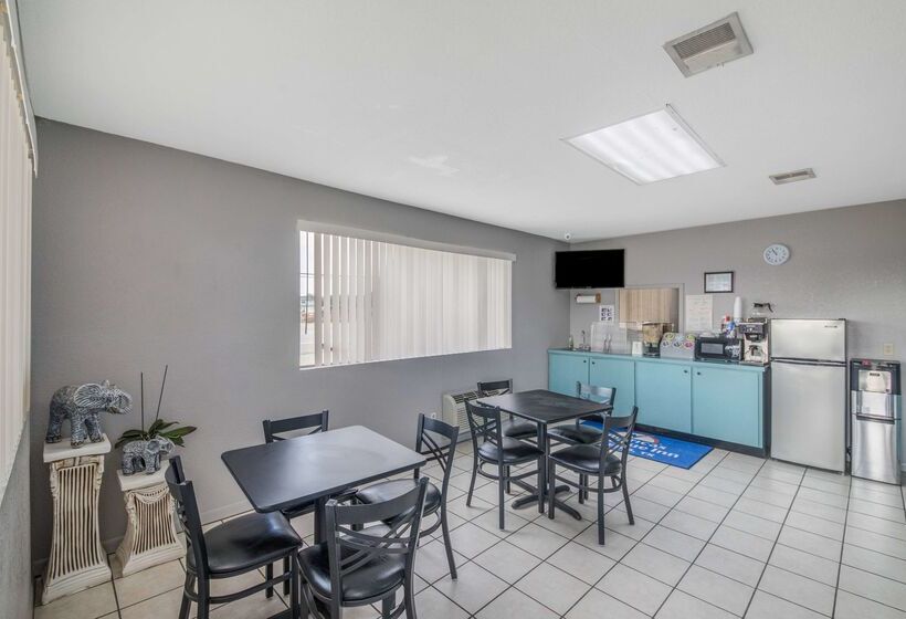 מוטל Americas Best Value Inn Giddings