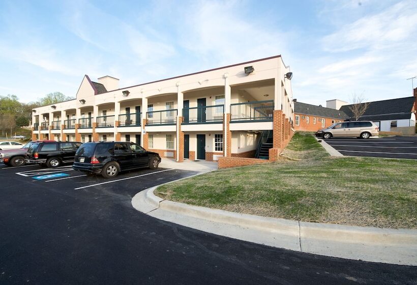 فندق على الطريق Executive Inn & Suites Upper Marlboro