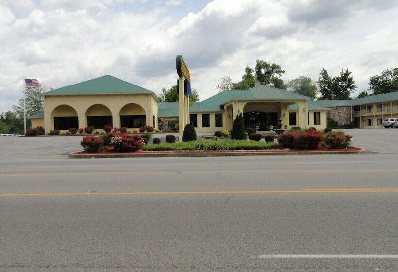 모텔 Golden Manor Inn & Suites