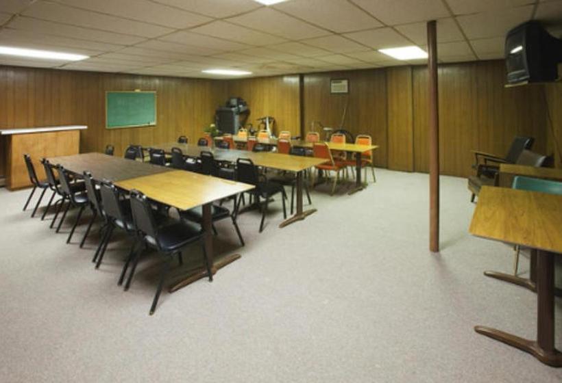 فندق على الطريق Gopher Prairie Inn