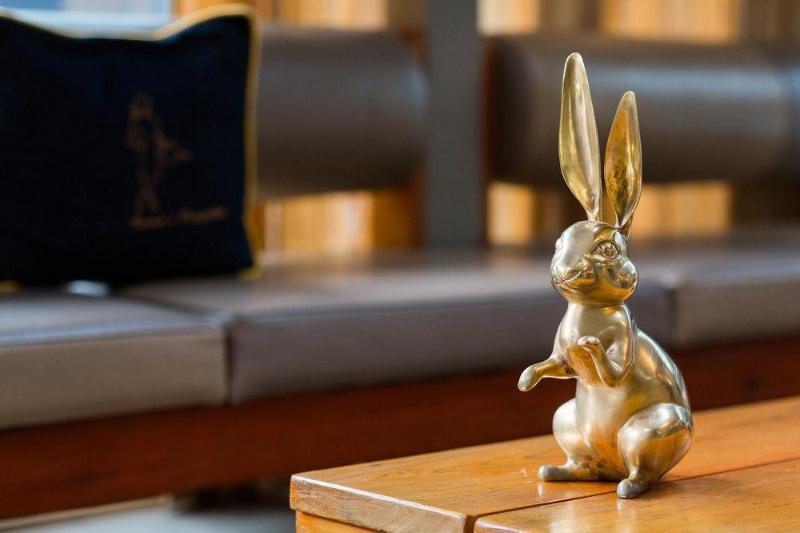 מוטל Short Stories