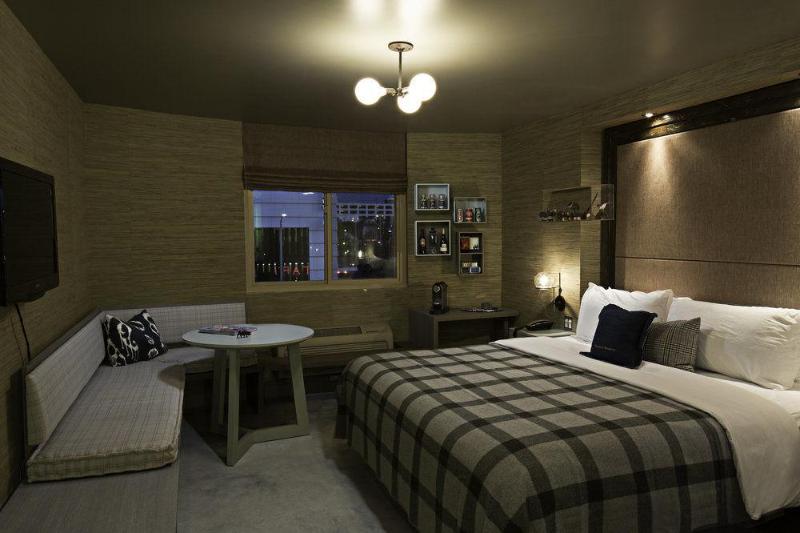 מוטל Short Stories