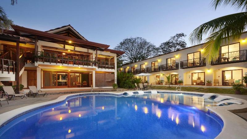 فندق The Coast Beachfront