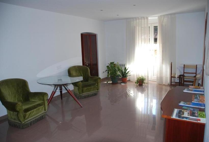 膳宿费 Pensió Viladomat