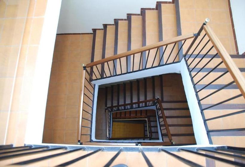 膳宿费 Pensió Viladomat