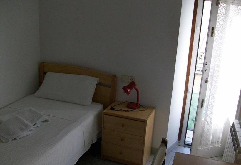 膳宿费 Pensió Viladomat