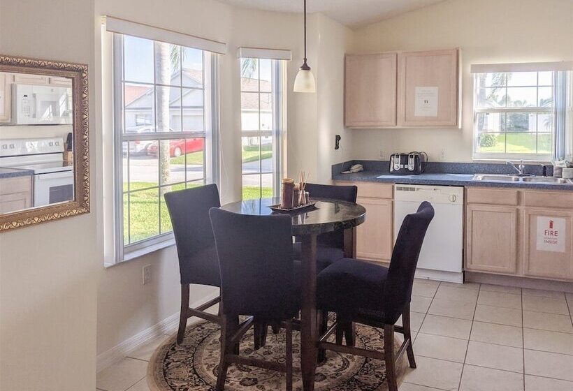 4 Bed 428