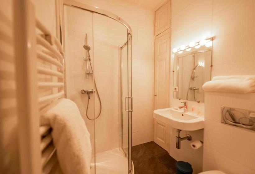 L Annexe Du Château