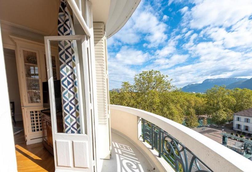 L Annexe Du Château