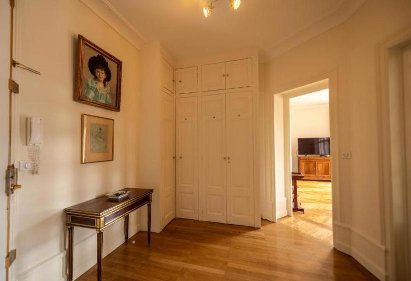 L Annexe Du Château