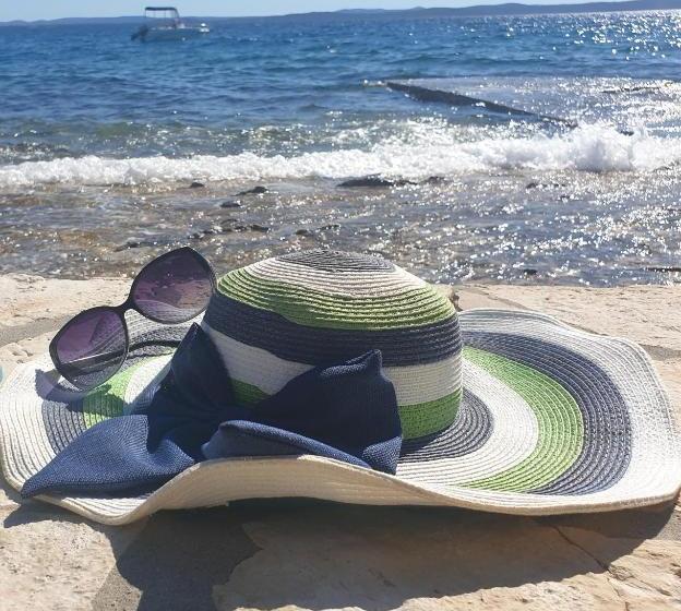 Apartments Anita Punta Skala