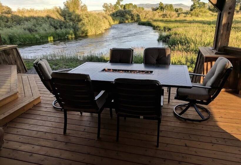 Beaverhead Resort