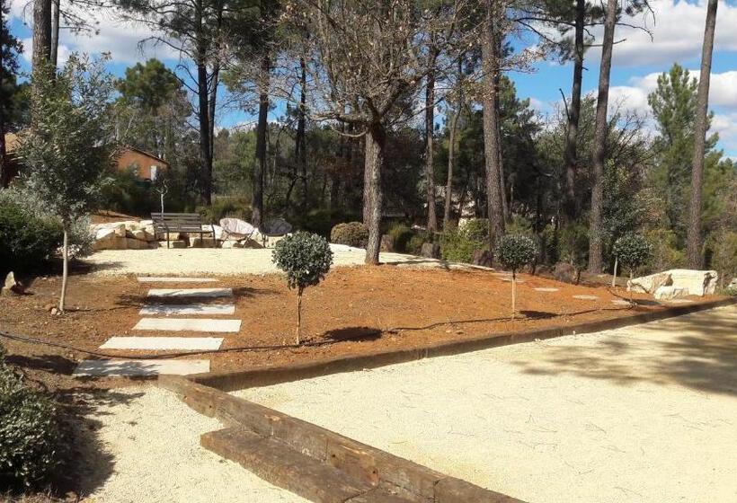 ベッドアンドブレックファースト Les Oursillons