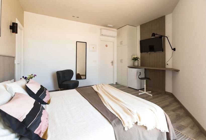 Hostal12