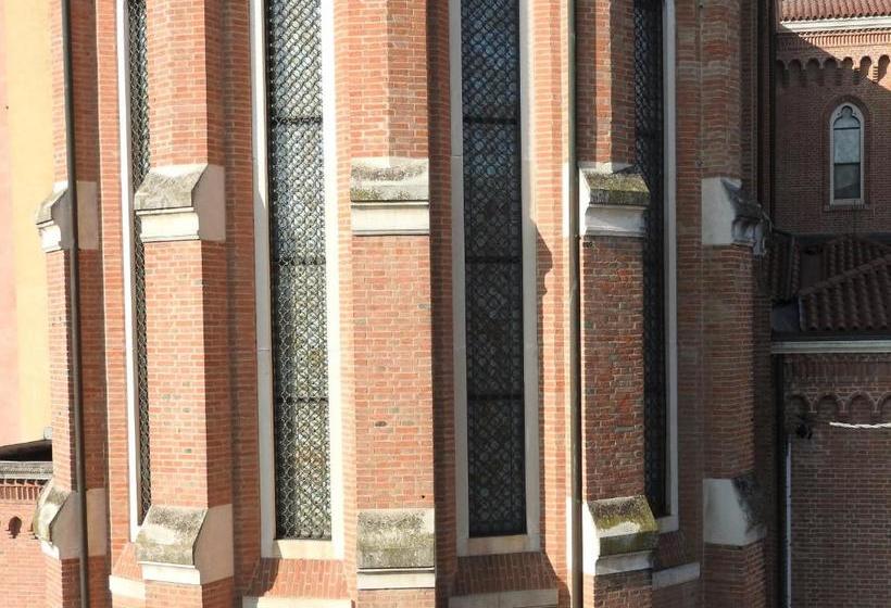 فندق فئة نجمة واحدة Albergo Centrale