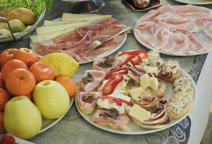 فندق فئة نجمة واحدة Albergo Centrale