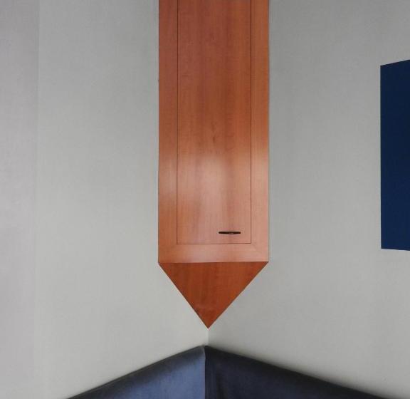 فندق فئة نجمة واحدة Albergo Centrale