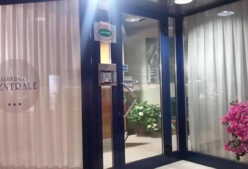 فندق فئة نجمة واحدة Albergo Centrale
