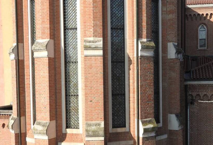 فندق فئة نجمة واحدة Albergo Centrale