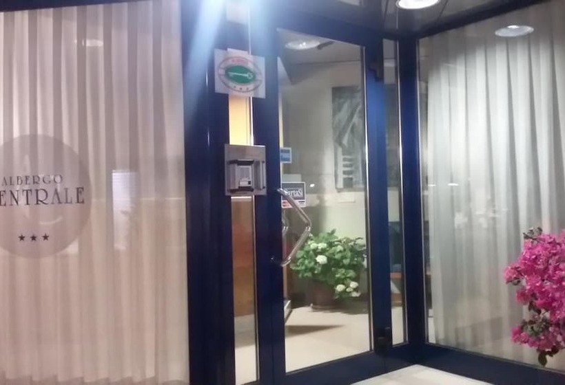 فندق فئة نجمة واحدة Albergo Centrale