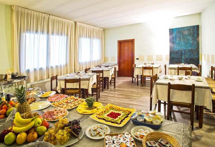 فندق فئة نجمة واحدة Albergo Centrale