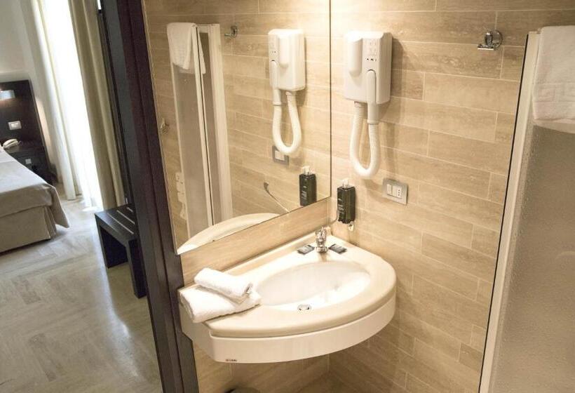 Отель Albergo Cantiani