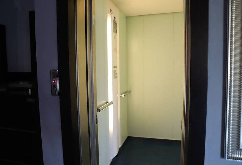 Отель Albergo Cantiani