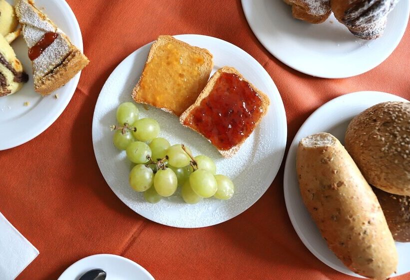 Отель Albergo Cantiani