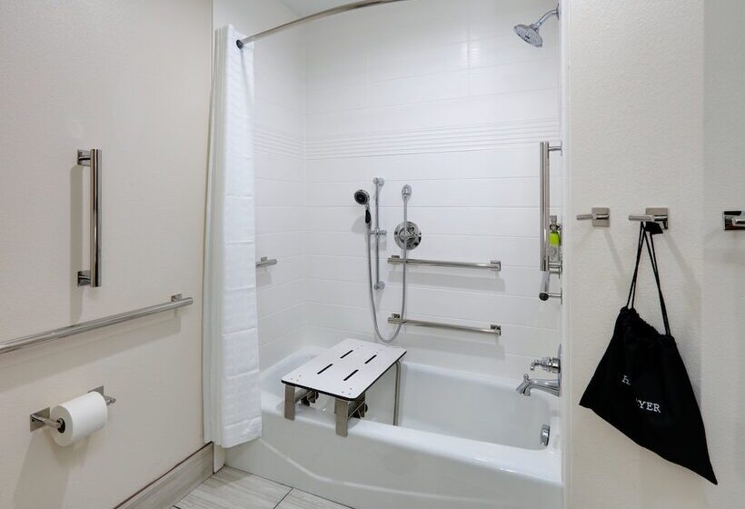 Отель Candlewood Suites Dfw West Hurst, An Ihg