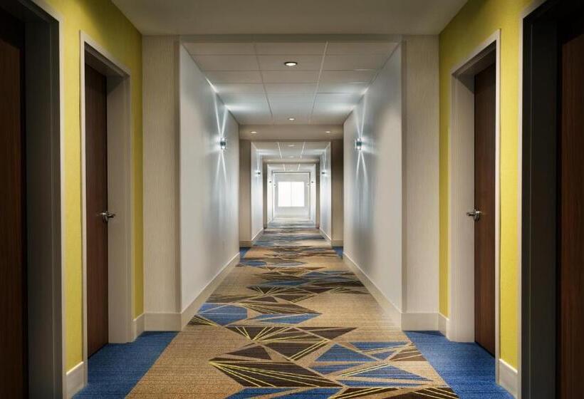 Отель Holiday Inn Express & Suites Savannah W Chatham Parkway, An Ihg