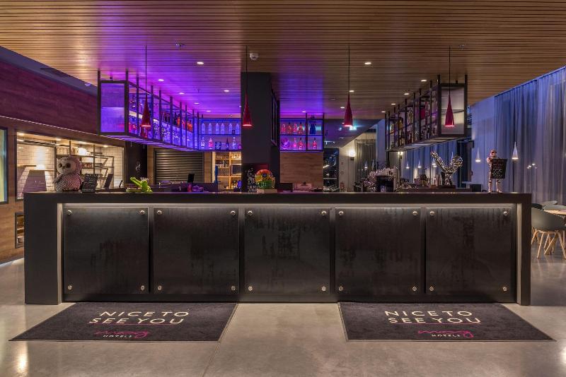 Отель Moxy Southampton