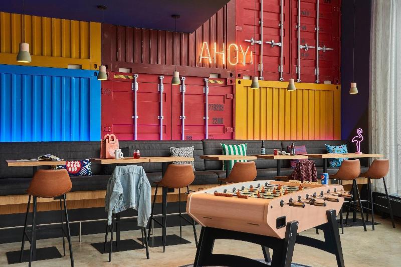 Отель Moxy Southampton